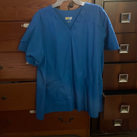 3 XL Blue Scrub Top - Picture 1 of 3
